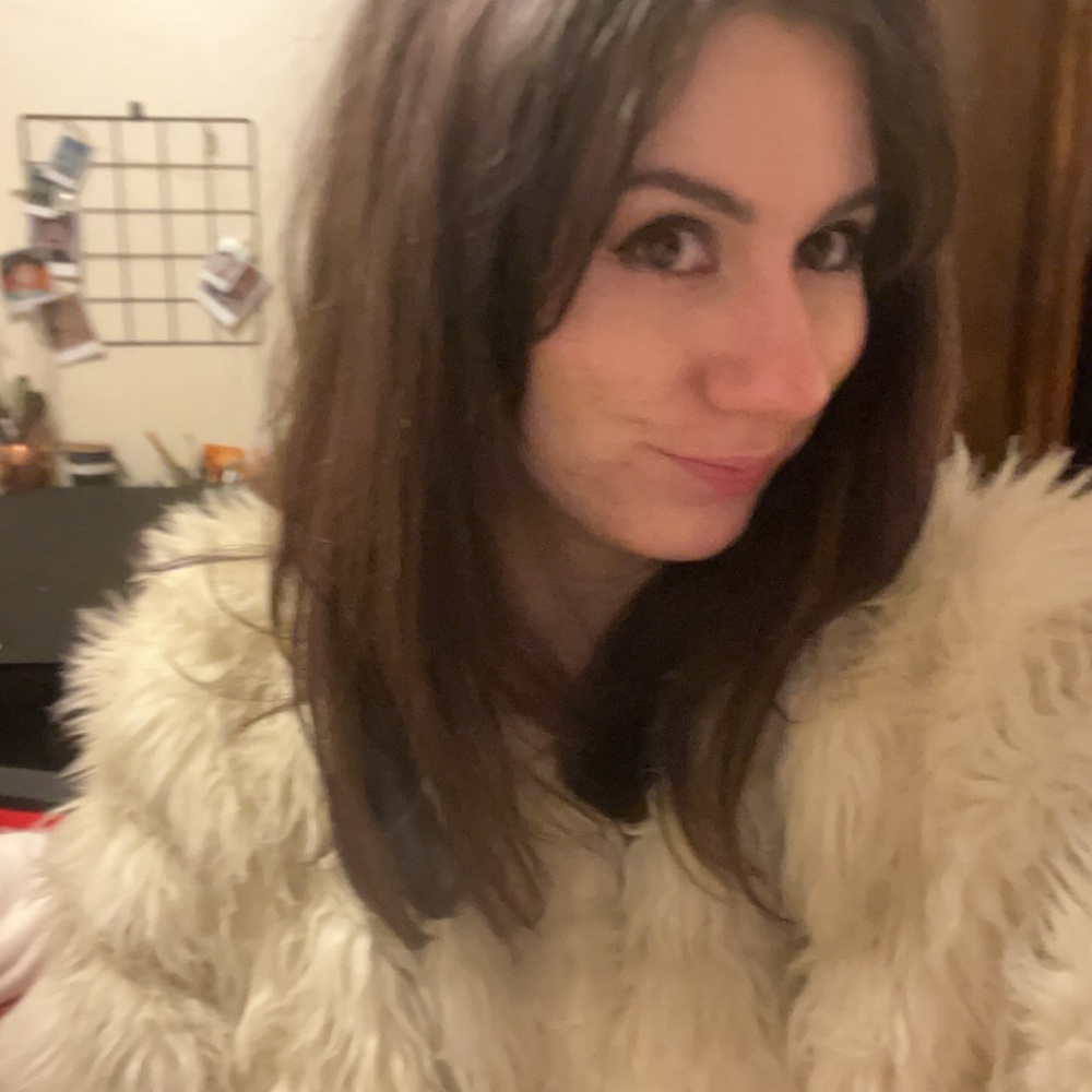 Meet your Posher, Chloe